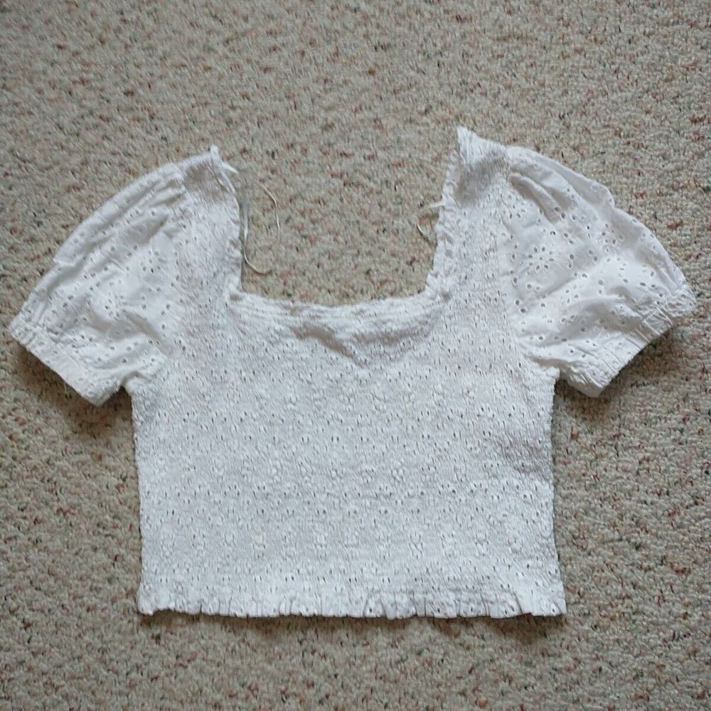 ASTR The Label Top Women L White Eyelet Crop Puff Sleeve Ruched Cottagecore Boho